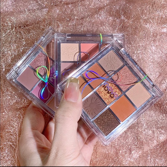 NUDE Shining Matte Eyeshadow Palette Waterproof! - Picture 6 of 13